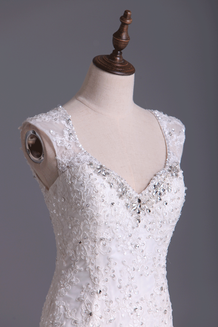 2022 V Neck Trumpet Wedding Dresses With Applique Chapel Train