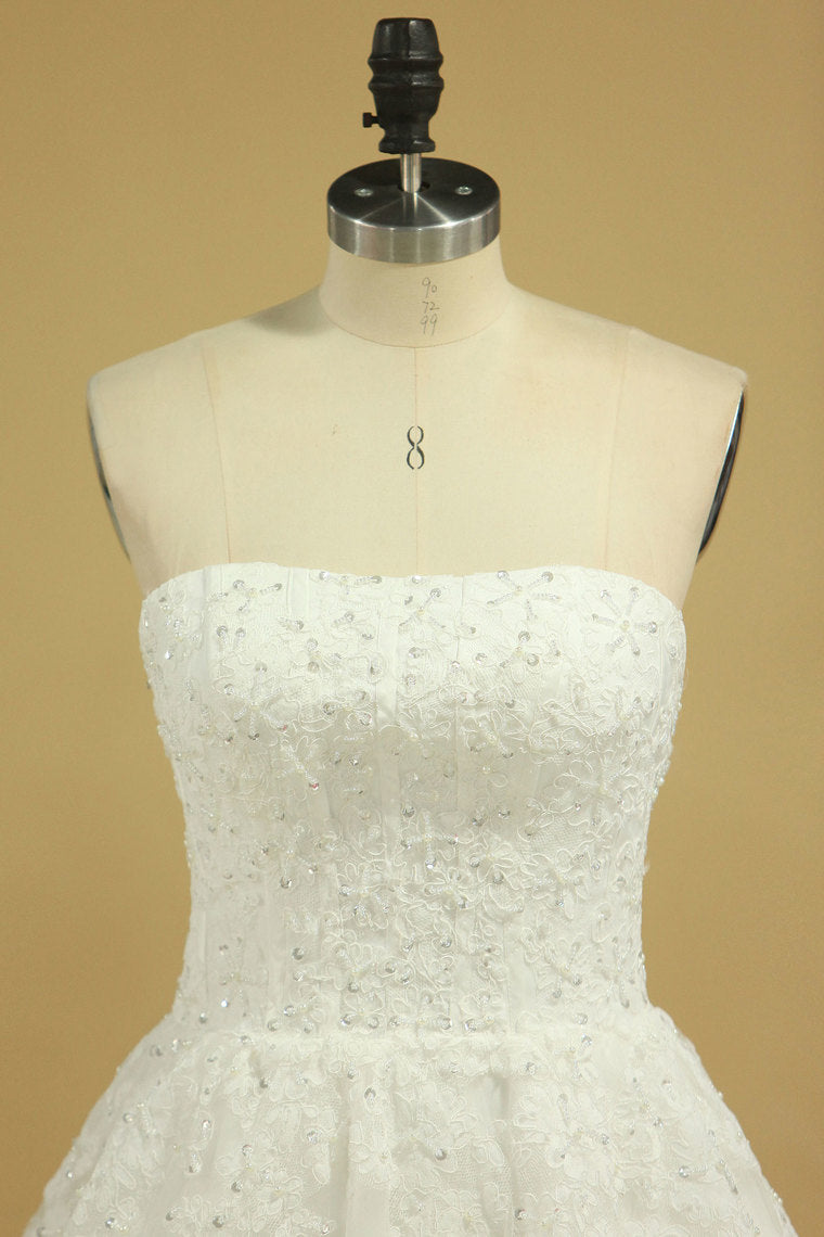 2022 Wedding Dresses Strapless Tulle With Applique A Line Court Train