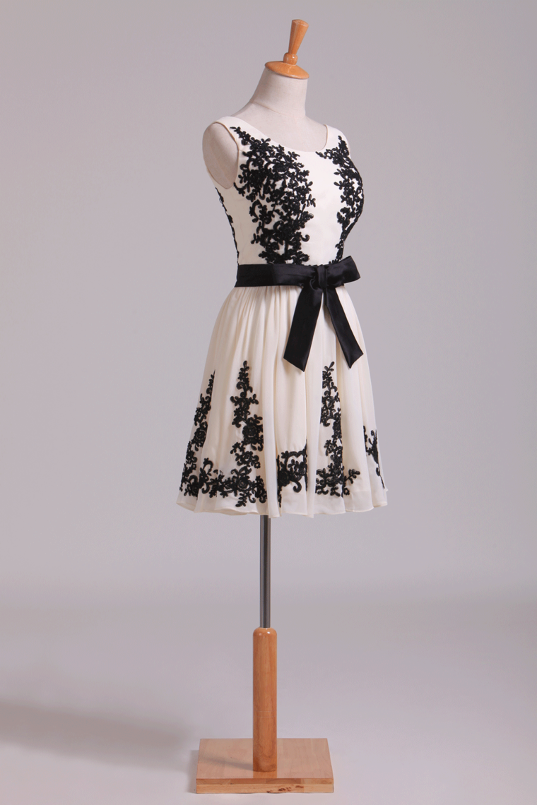 2022 Straps A Line Chiffon Prom Dress Short With Black Applique & Sash