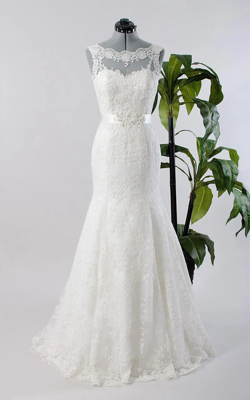 Mermaid Sleeveless Lace Appliques Backless Sexy Wedding Dress with Sash