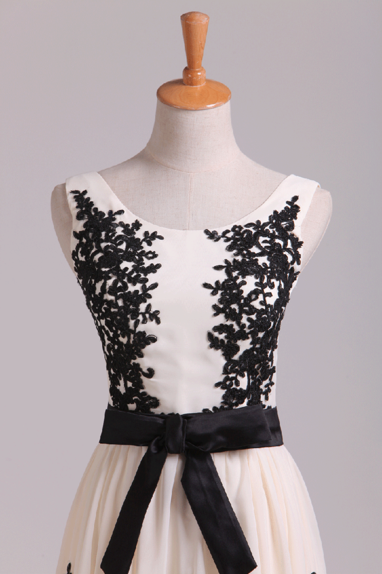 2022 Straps A Line Chiffon Prom Dress Short With Black Applique & Sash