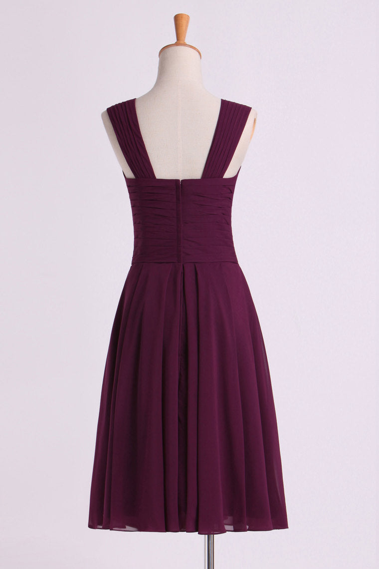 2022 Bridesmaid Dresses Pleated Bodice V-Neck  A Line Knee Length Chiffon