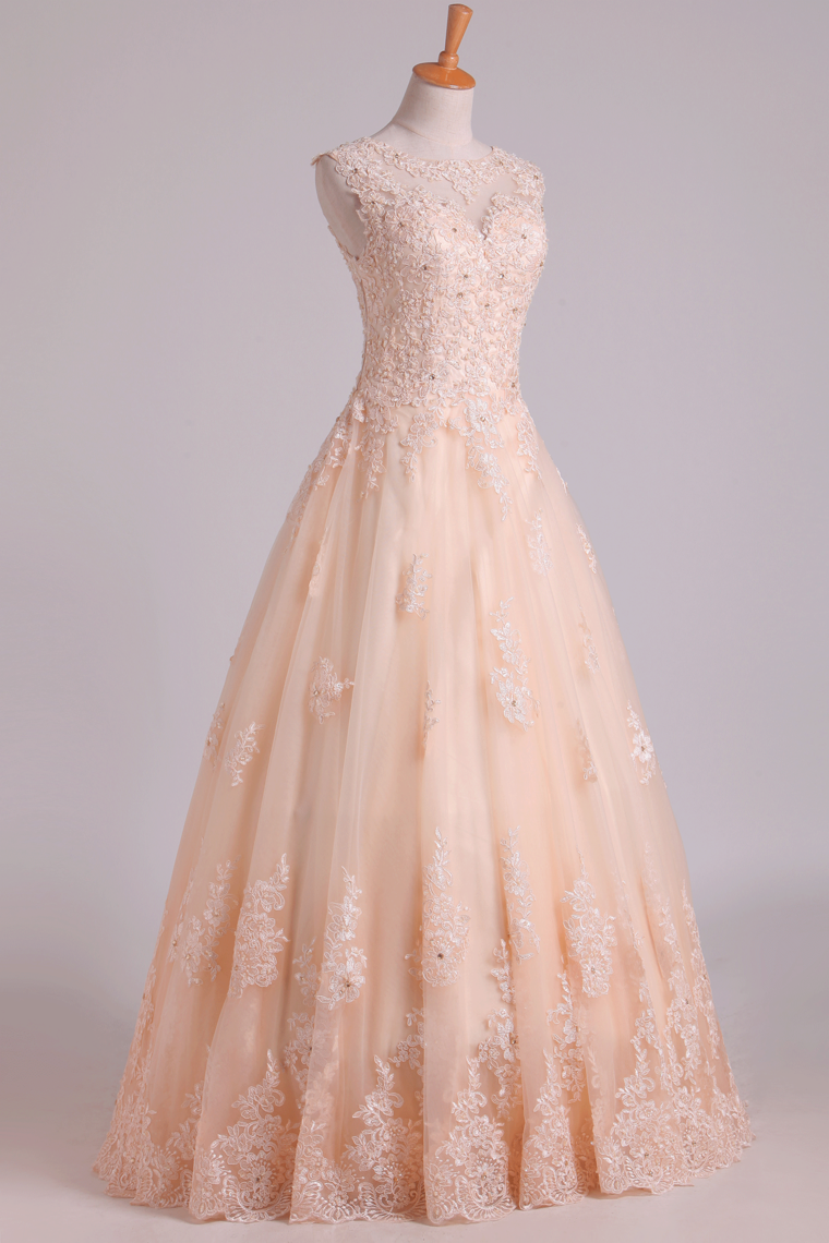 2022 Scoop A Line Prom Dresses With Applique & Beads Tulle Floor Length