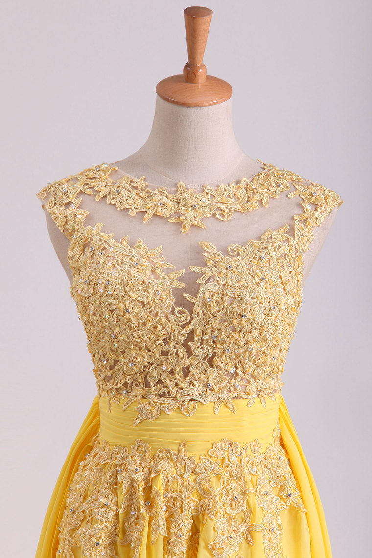 2022 Enchanted Bateau A-Line Court Train Prom Dresses With Applique & Bow-Knot Daffodil