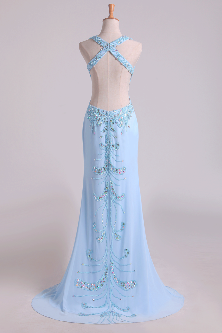 2022 Hot Halter Sheath Prom Dresses With Slit And Beading Chiffon Sweep Train
