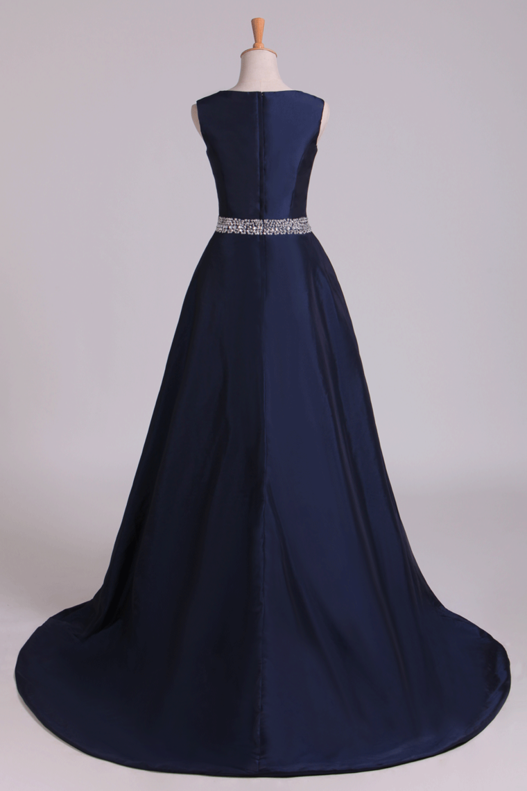 2022 New Arrival V-Neck Prom Dresses A Line Beaded Waistline Court Train
