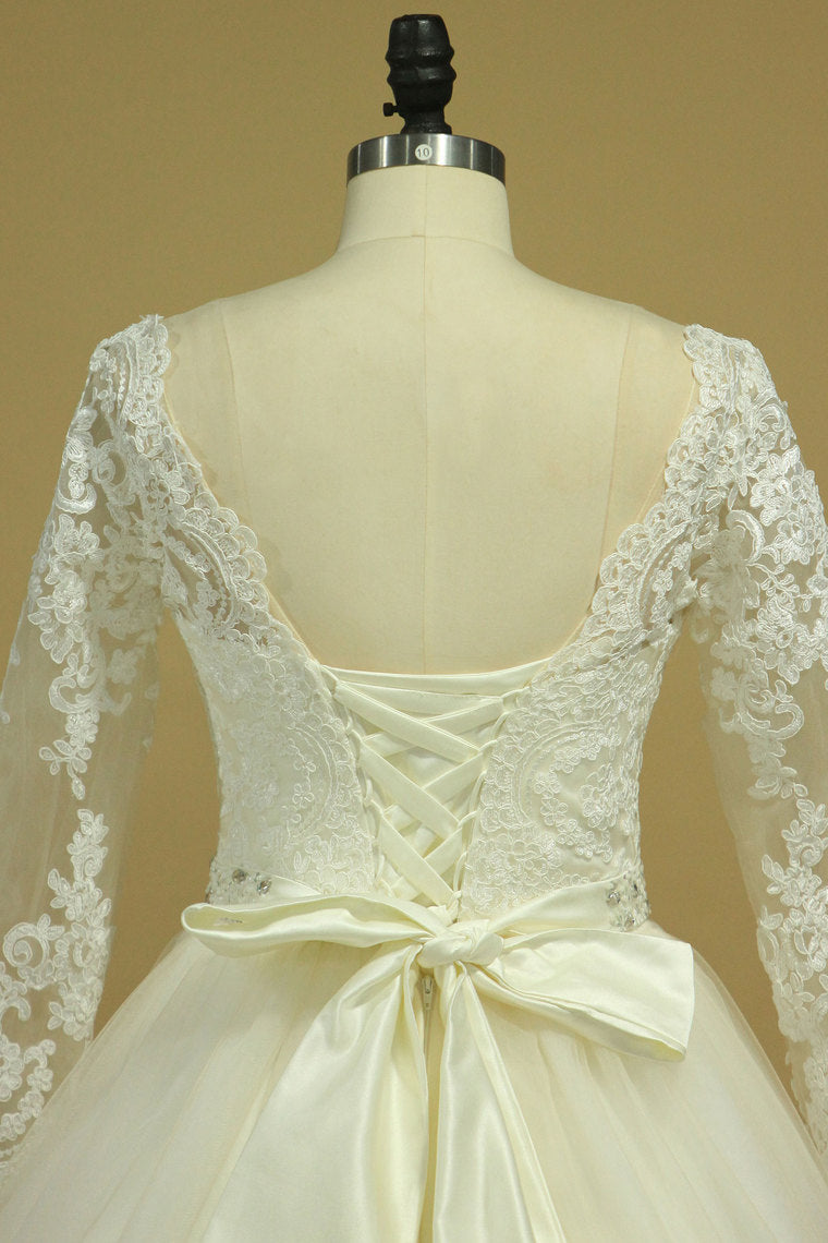 2022 Plus Size Bateau Wedding Dresses 3/4 Length Sleeve With Applique Tulle