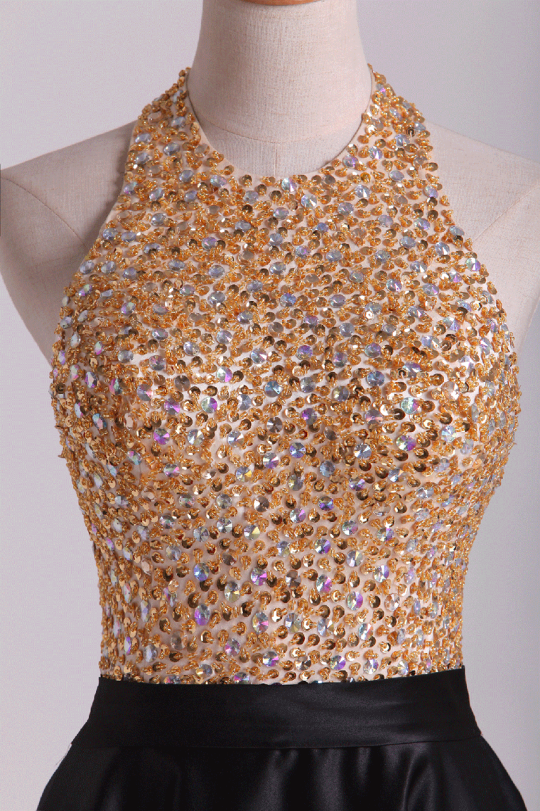 2022 Open Back Halter Prom Dresses Beaded Bodice Satin Sweep Train
