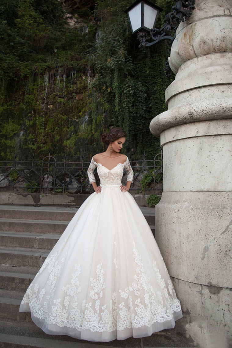 2022 Bateau Wedding Dresses 3/4 Length Sleeve With Applique Tulle