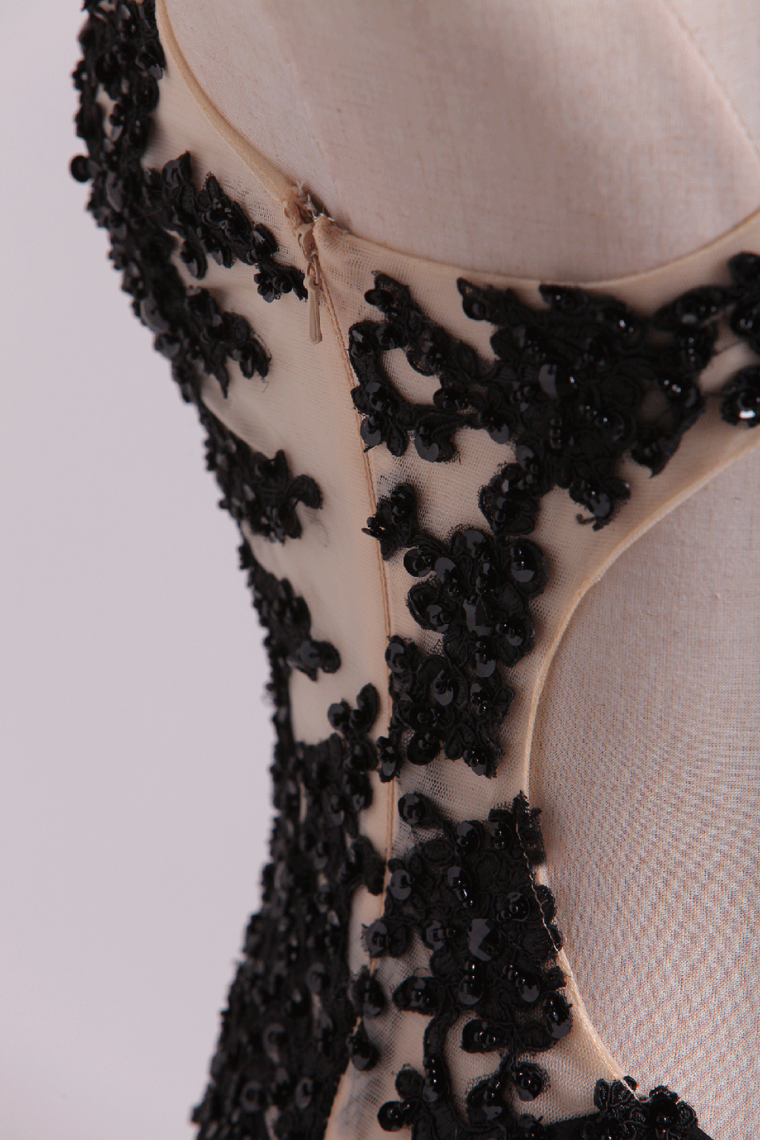2022 Popular Black Scoop Sheath/Column Prom Dresses With Beading And Applique