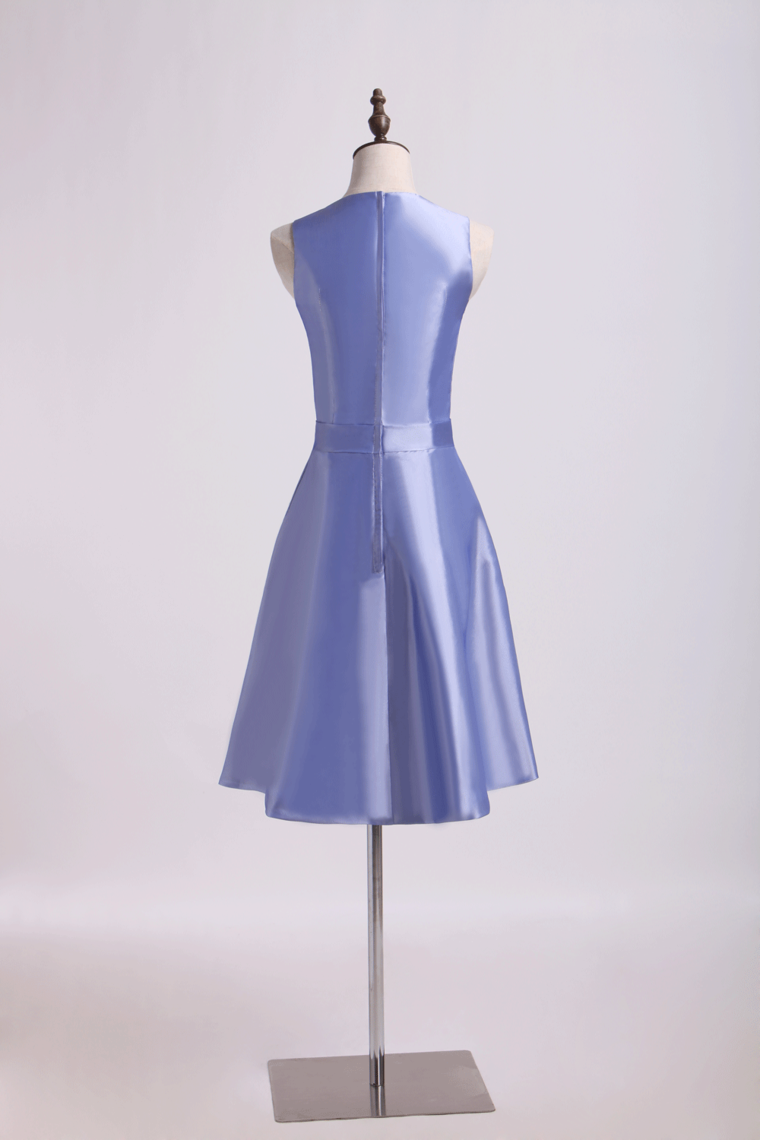 2022 Bridesmaid Dresses A-Line V Neck Taffeta Knee Length