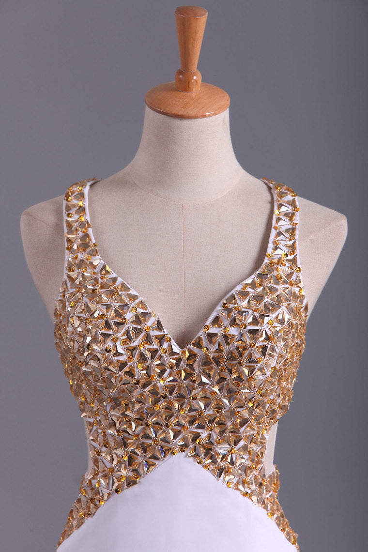 2022 Straps Prom Dresses Open Back Sheath/Column With Golden Beading Chiffon