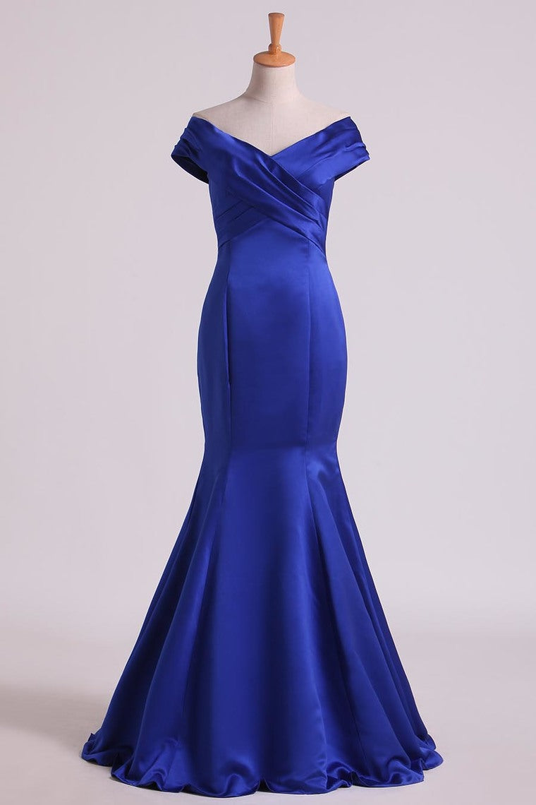 2022 Prom Dresses Off The Shoulder Satin Mermaid Dark Royal Blue Sweep Train