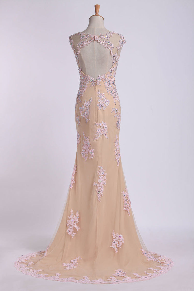 2022 Mesh Illusion Scoop Neckline Cap Sleeve Prom Dress With Beads And Applique