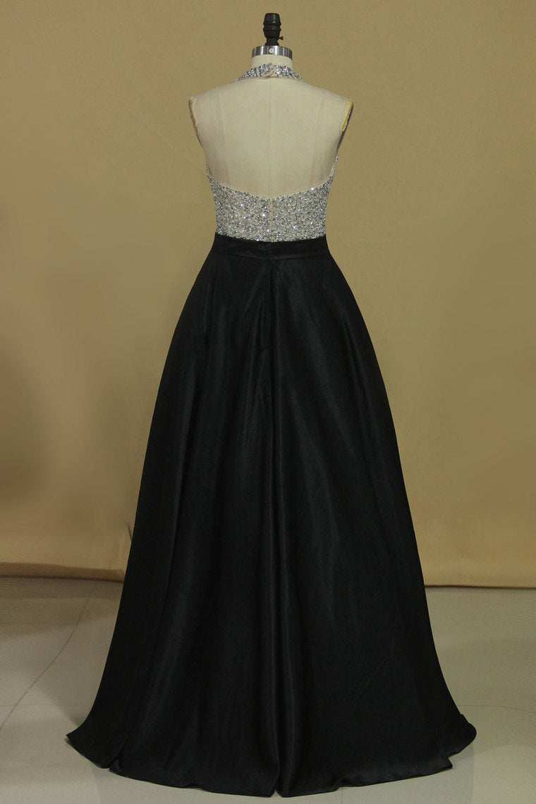 2022 Sexy Open Back A Line Halter Prom Dresses Satin With Beading