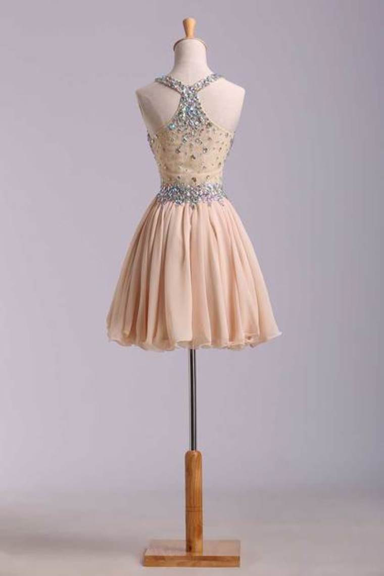 2022 Delicate Short/Mini Halter A Line/Princess Homecoming Dresses Lace&Chiffon Beaded Bodice
