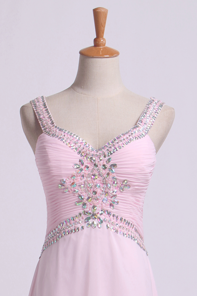 2022 Open Back Prom Dresses Halter A Line Sweep Train Chiffon With Beads&Ruffles