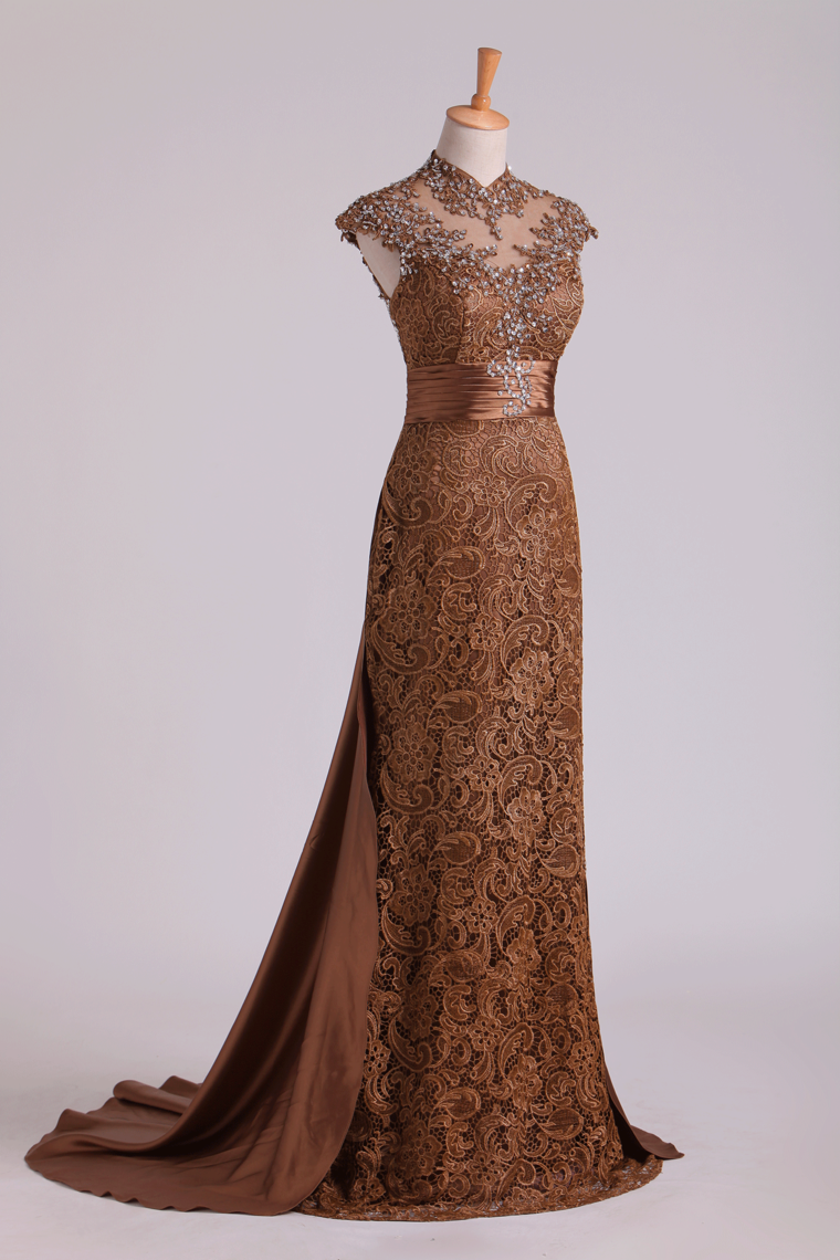 2022 Hot High Neck Evening Dresses Column With Beading Lace Sweep Train