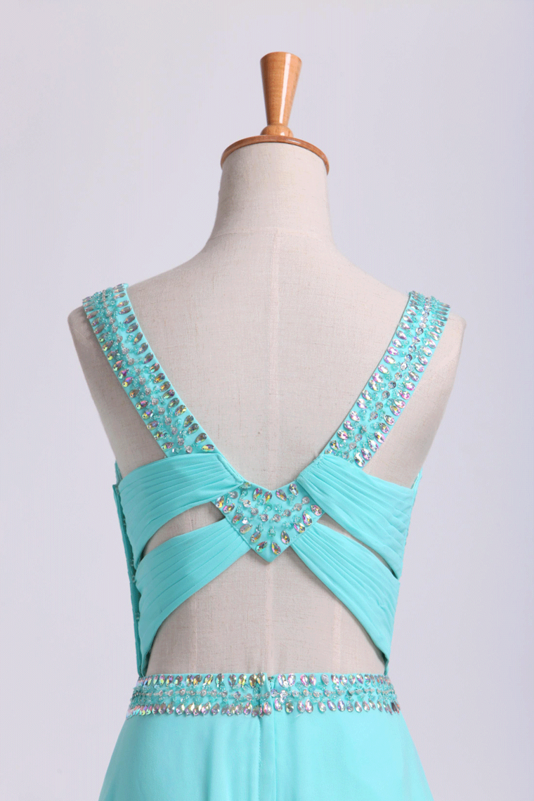 2022 Open Back Halter Prom Dresses A Line Sweep Train Chiffon With Beads&Ruffles