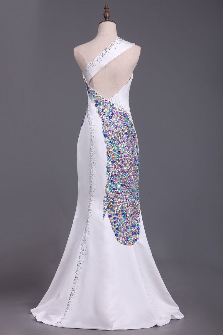2022 Mermaid/Trumpet One Shoulder Satin Prom Dresses With Beading