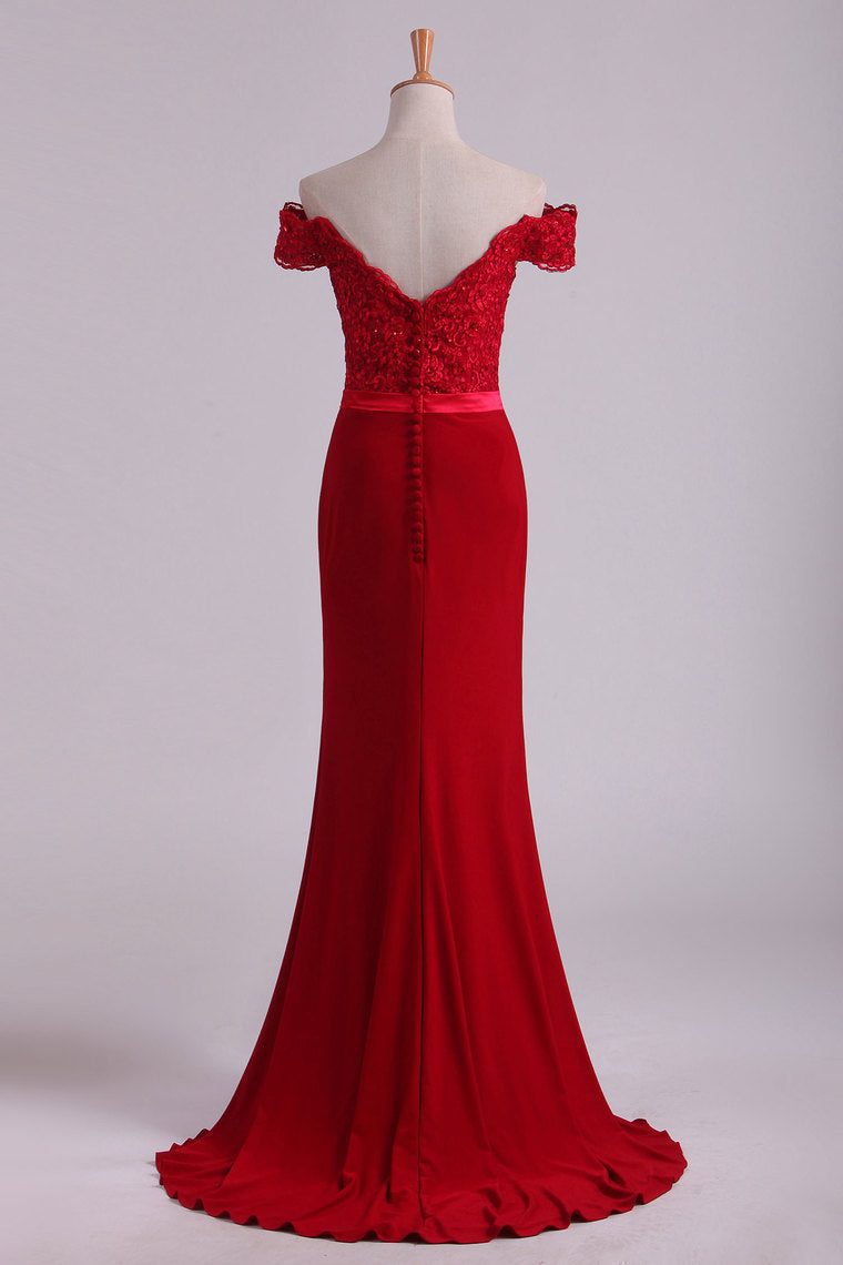 2022 Off The Shoulder Prom Dresses Spandex Burgundy/Maroon Sweep Train With Applique