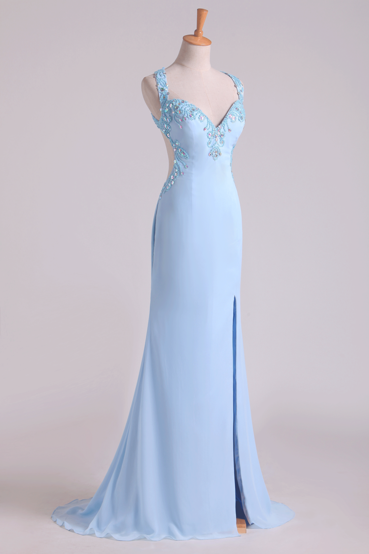 2022 Hot Halter Sheath Prom Dresses With Slit And Beading Chiffon Sweep Train