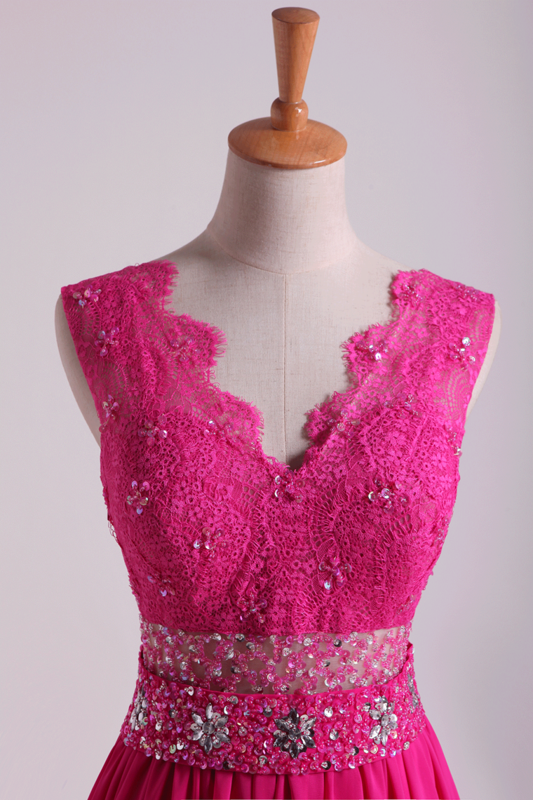 2022 New Arrival V Neck Tulle&Lace Back A Line Exquisite Chiffon Beading Prom Dress