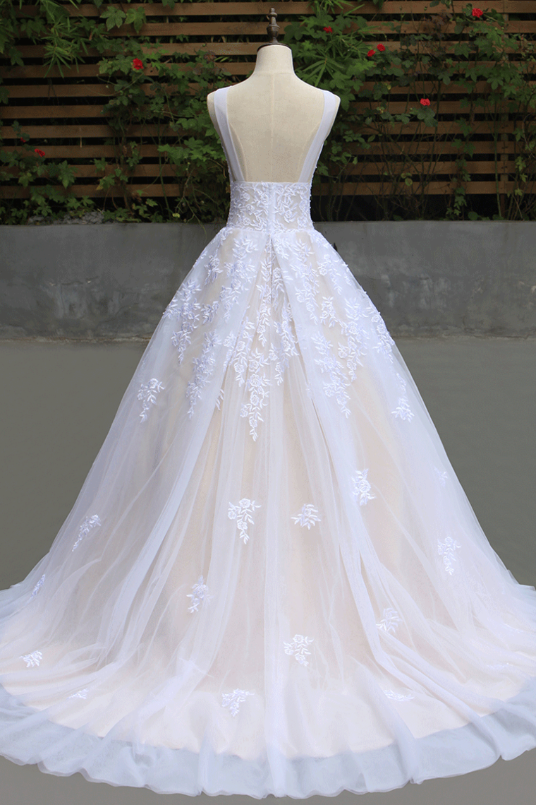 2022 Sexy High Neck A-Line Prom Gown With Beads&Applique Sweep Train