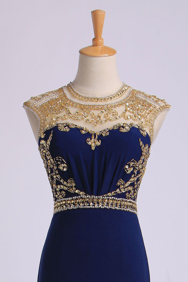 2022 Scoop Neckline Column Beaded Bodice Prom Dresses With Court Train & Slit