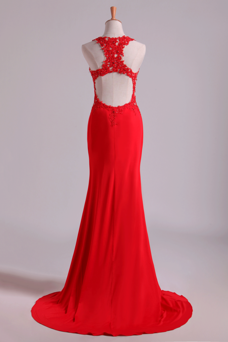 2022 Popular Scoop Column Prom Dresses With Beading And Applique