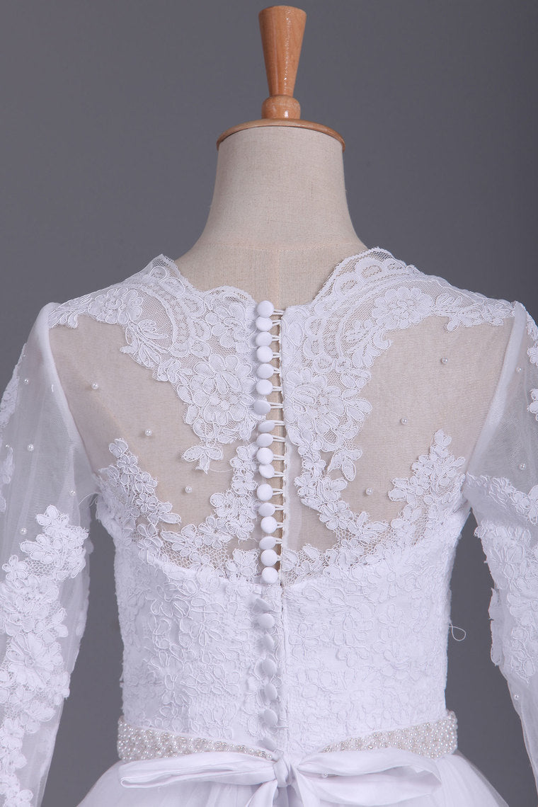 2022 3/4 Length Sleeve Bateau Wedding Dresses Tulle With Applique Court Train