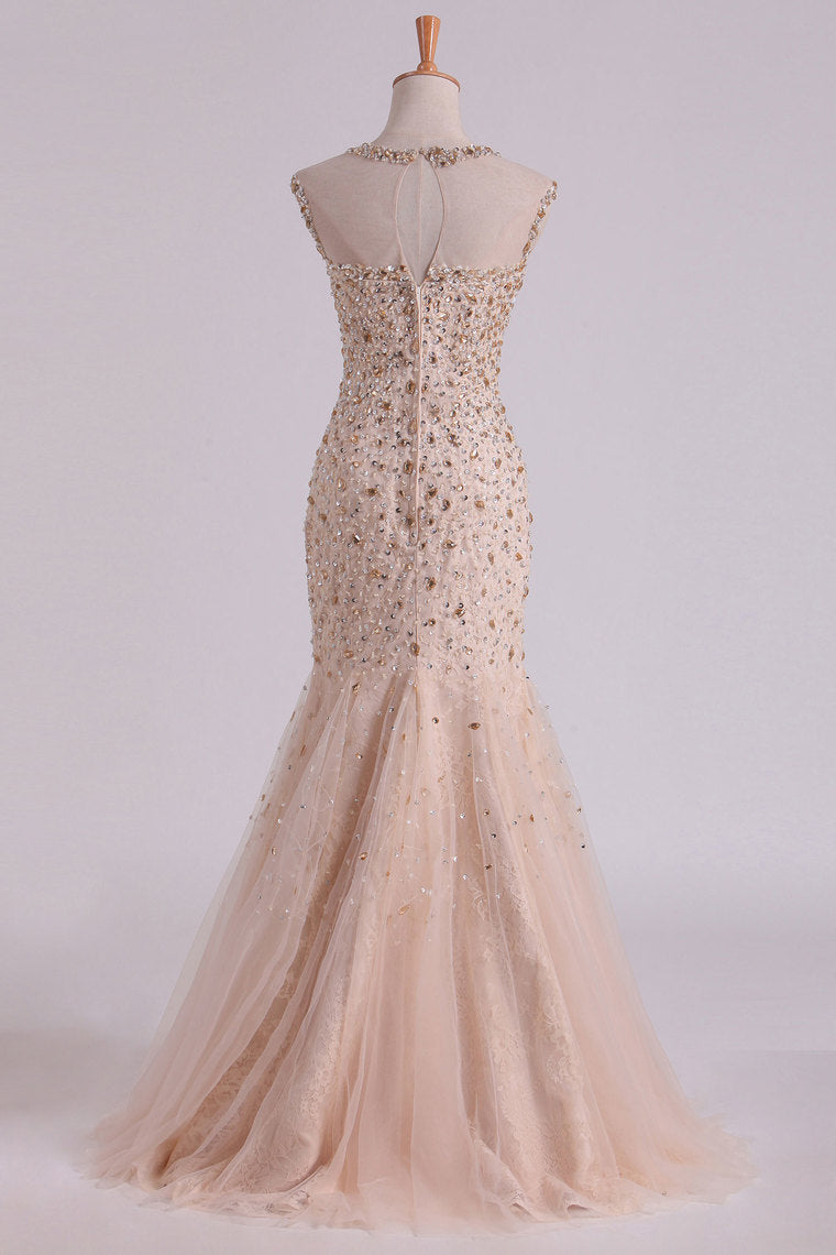2022 Scoop Prom Dresses Mermaid Beaded Tulle Sweep Train