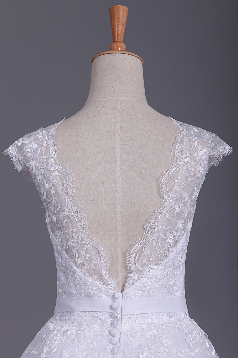 2022 Sexy Wedding Dresses Open Back V Neck A Line Tulle With Applique Chapel Train