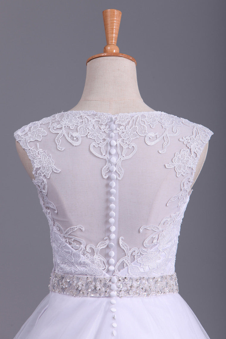 2022 White Scoop Wedding Dresses A-Line Court Train With Beads & Applique
