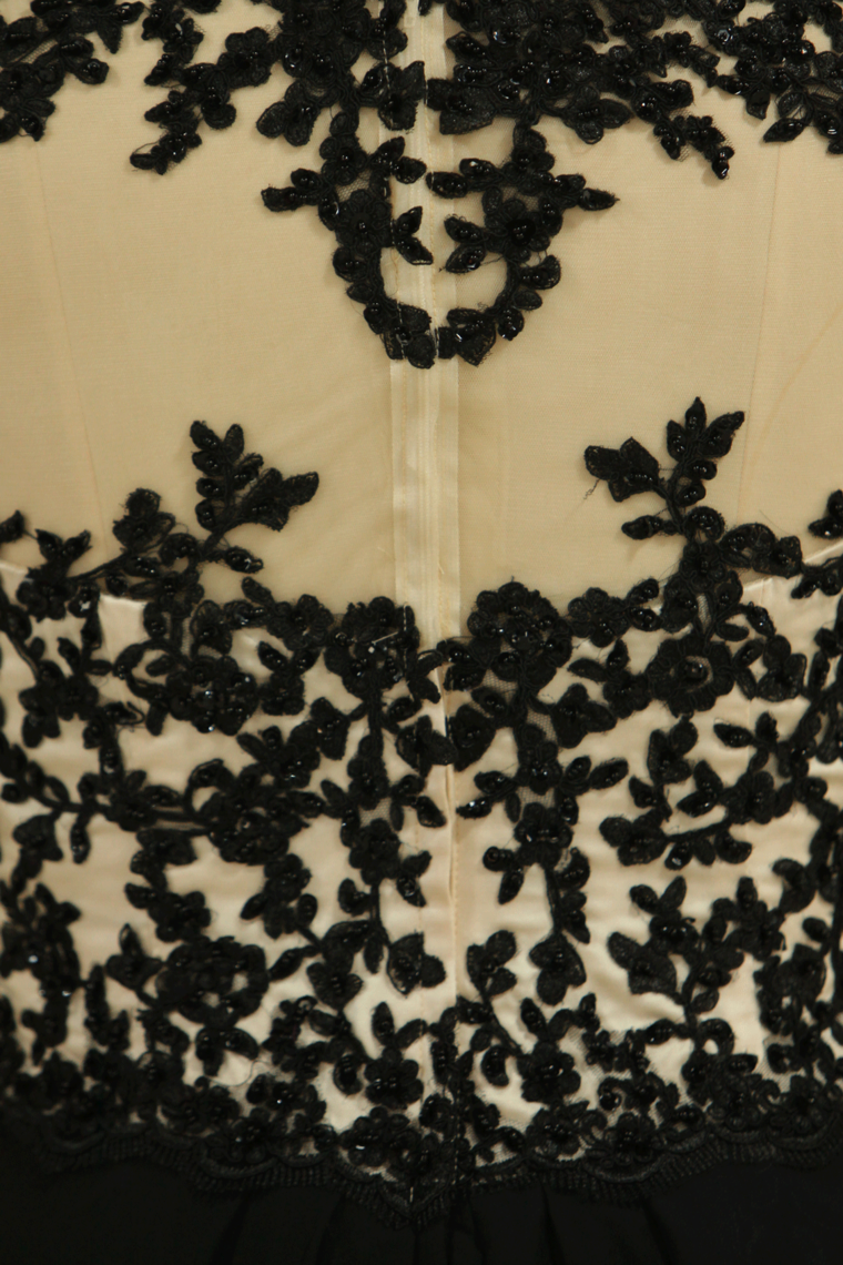 2022 Plus Size Black Mother Of The Bride Dresses V Neck A Line Chiffon With Applique