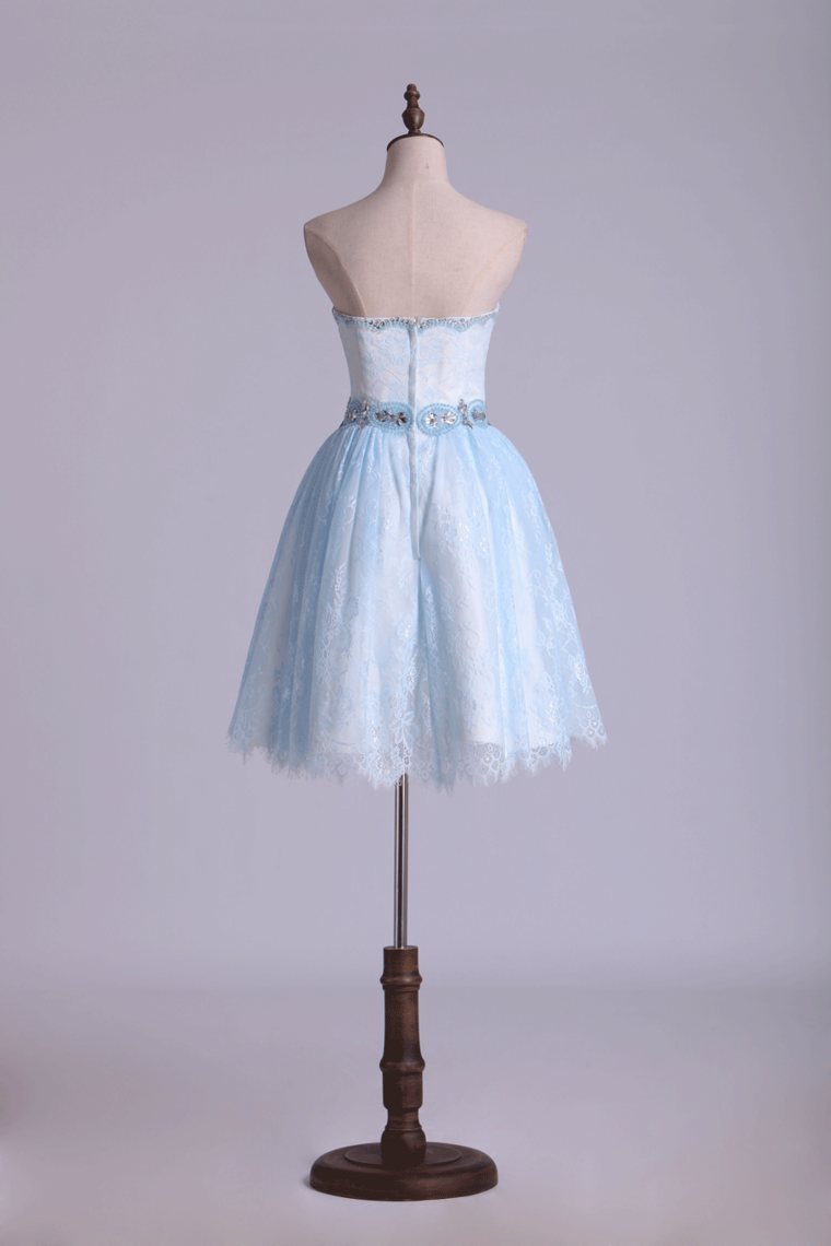 2022 Sweetheart Lace Homecoming Dress Short/Mini With Beading