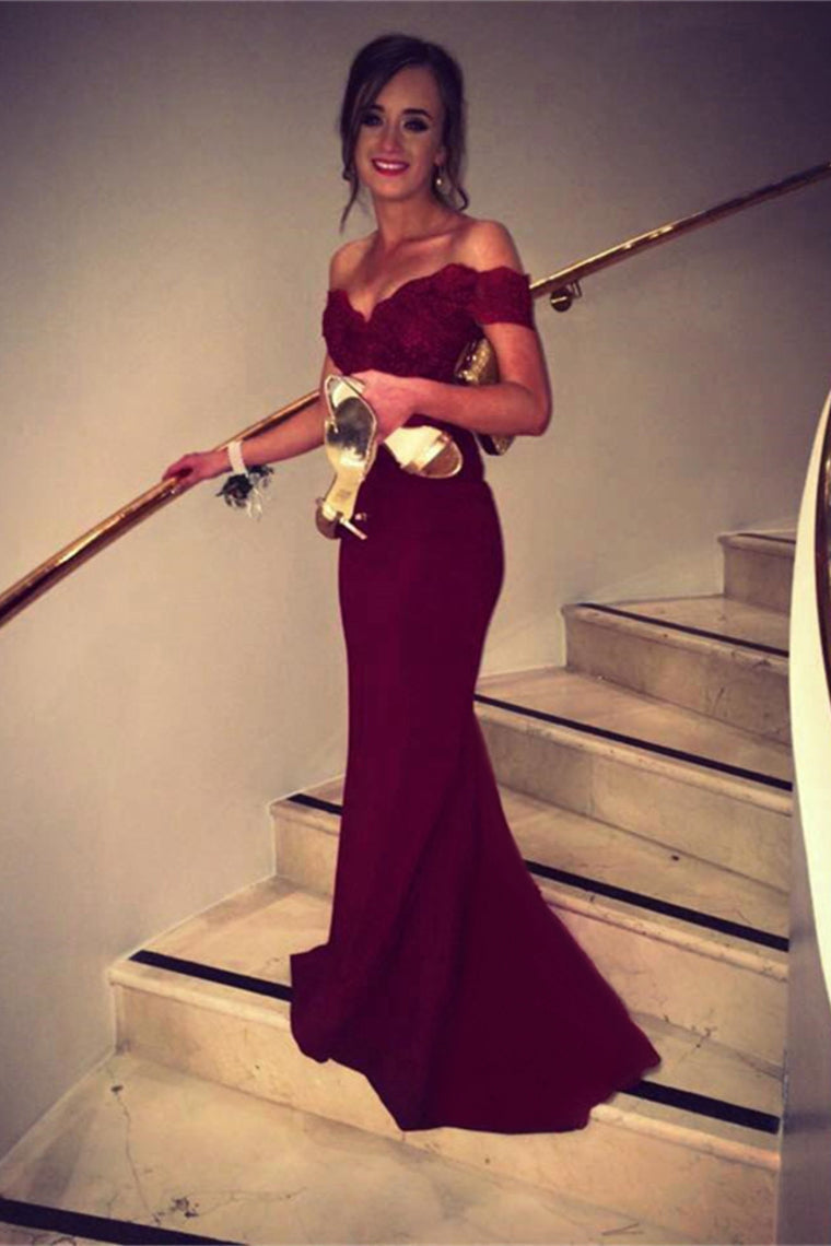 2022 Off The Shoulder Prom Dresses Spandex Burgundy/Maroon Sweep Train With Applique