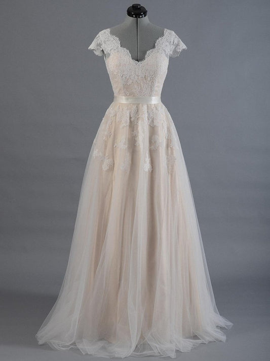 Nuria | Cap Sleeve V-Neck Lace Tulle Wedding Dress With Zipper Back