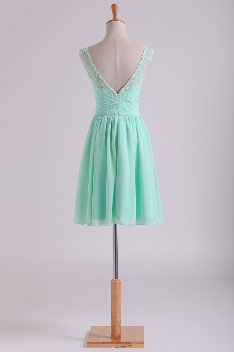 2022 V-Neck A Line Knee Length Lace & Chiffon Bridesmaid Dresses Mint