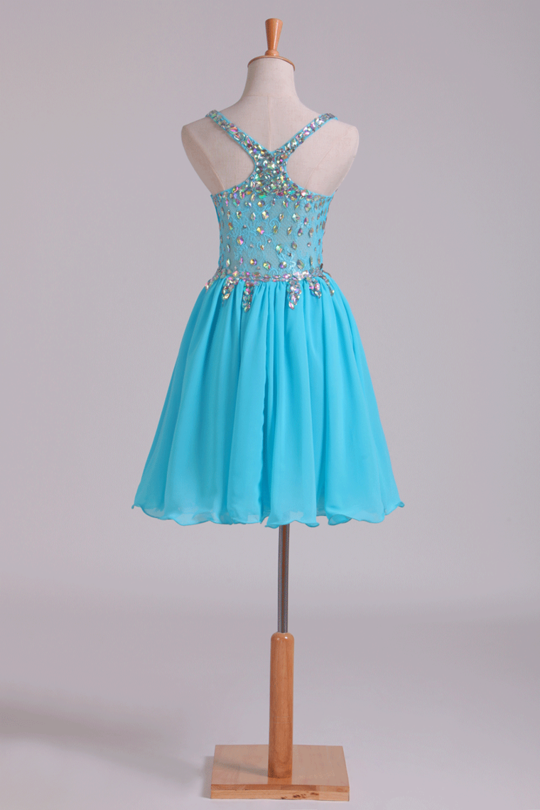 2022 Delicate Short Halter A Line Homecoming Dresses Lace&Chiffon Beaded Bodice