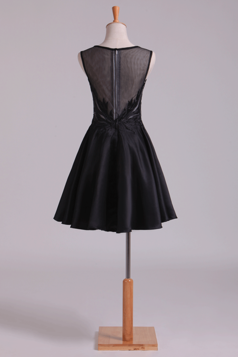 2022 Bateau Homecoming Dresses A Line Satin With Applique & Beading New