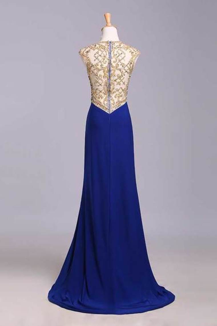 2022 Scoop Neckline Column Beaded Bodice Prom Dresses With Court Train & Slit