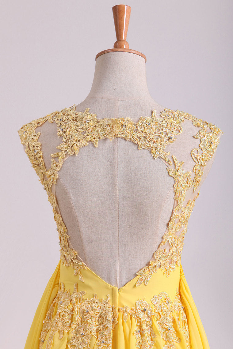 2022 Enchanted Bateau A-Line Court Train Prom Dresses With Applique & Bow-Knot Daffodil