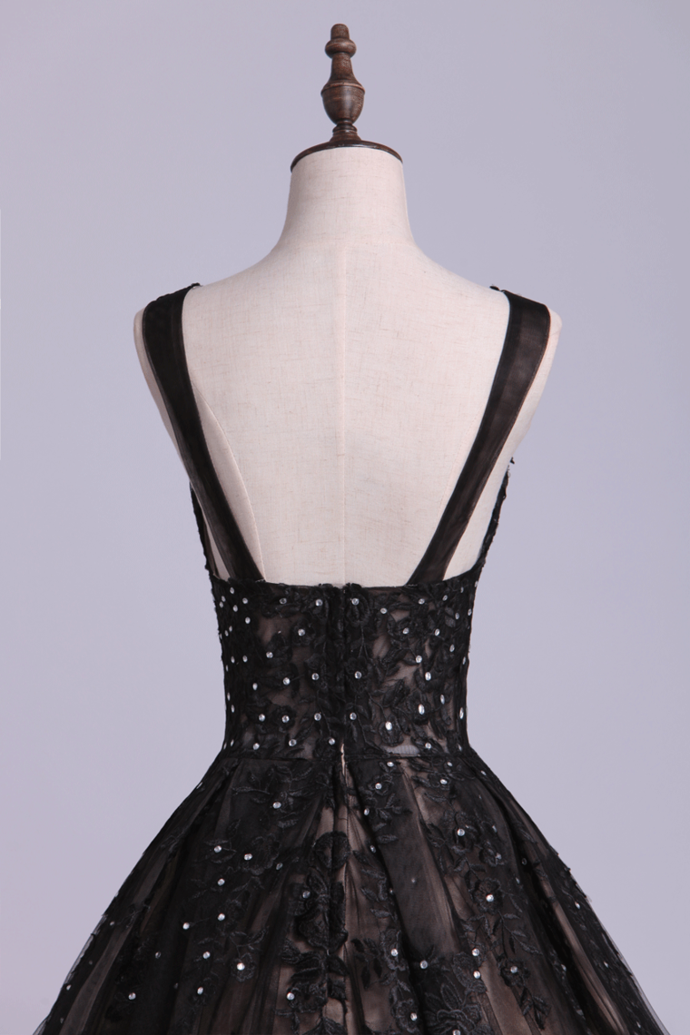 2022 High Neck A-Line Prom Gown Sweep Train With Beads&Applique