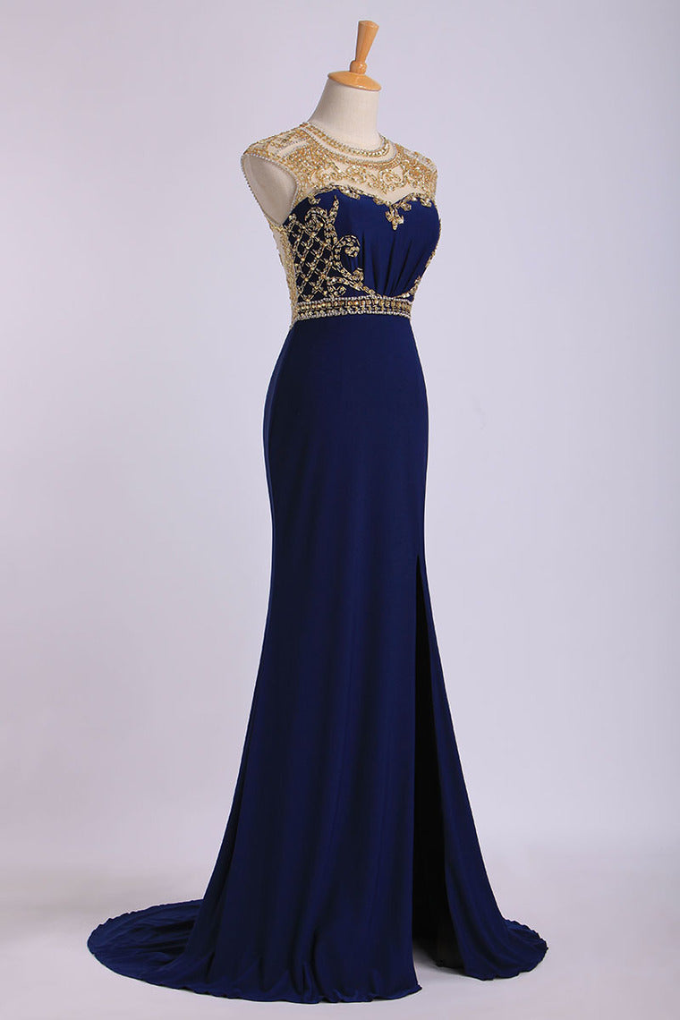 2022 Scoop Neckline Column Beaded Bodice Prom Dresses With Court Train & Slit