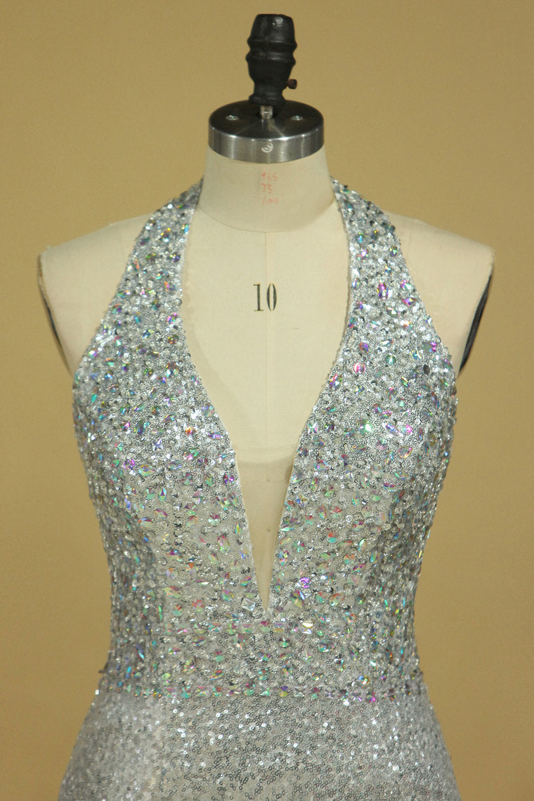 2022 Prom Dresses Halter Sequines With Beading Open Back Sheath