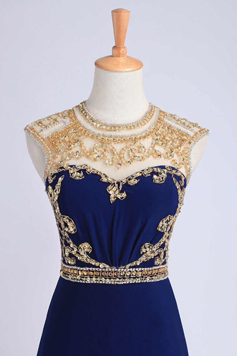 2022 Prom Dresses Scoop Neckline Column Beaded Bodice With Court Train & Slit