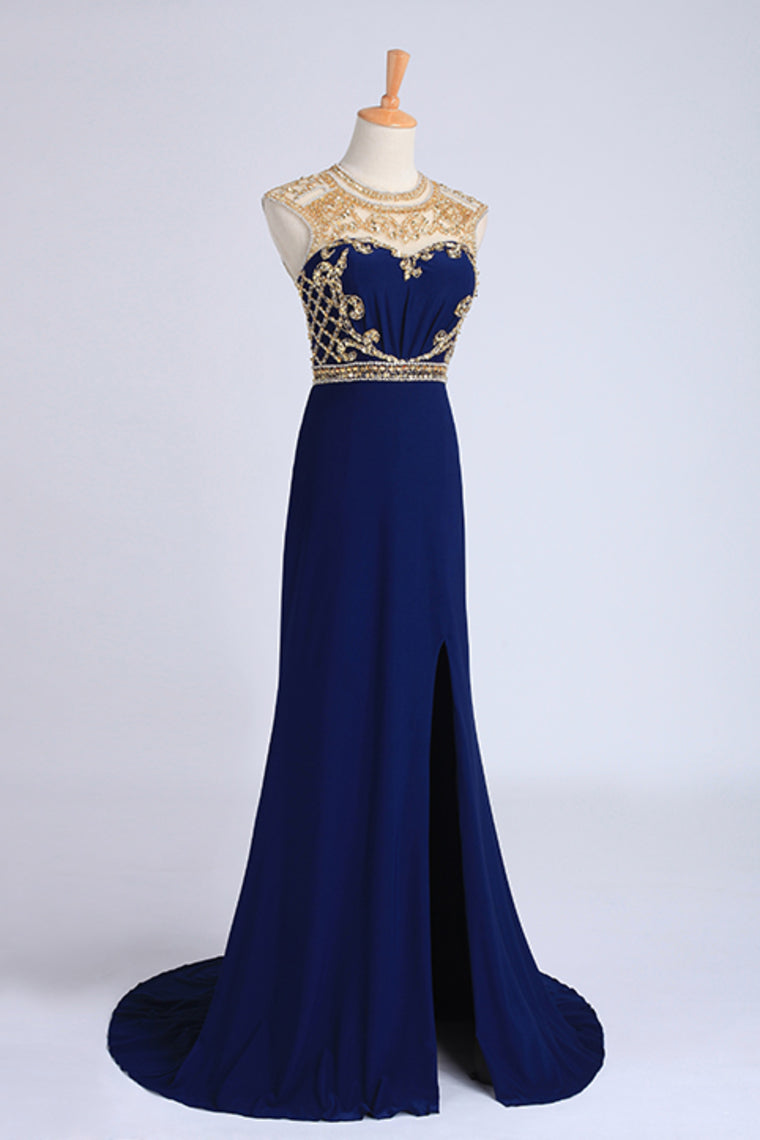 2022 Prom Dresses Scoop Neckline Column Beaded Bodice With Court Train & Slit
