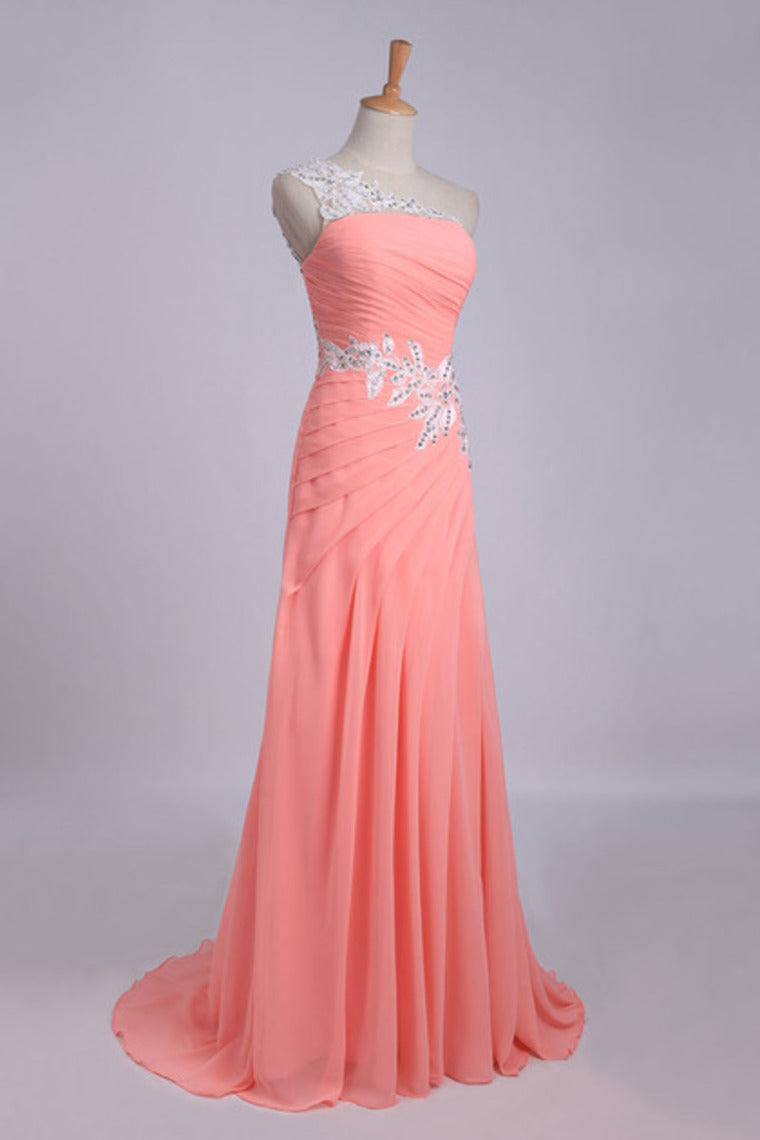 2022 One Shoulder Pleated Bodice With Beaded Applique Court Train Evening Dresses