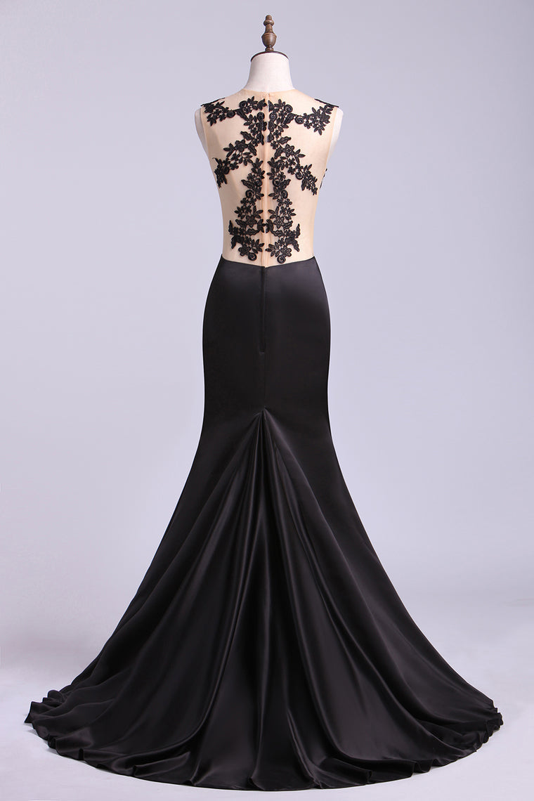 2022 Hot Scoop Mermaid Prom Dresses With Applique